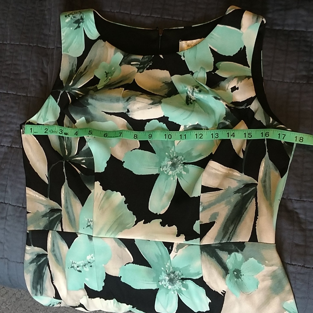 Women's Dress - Picture 5 of 7